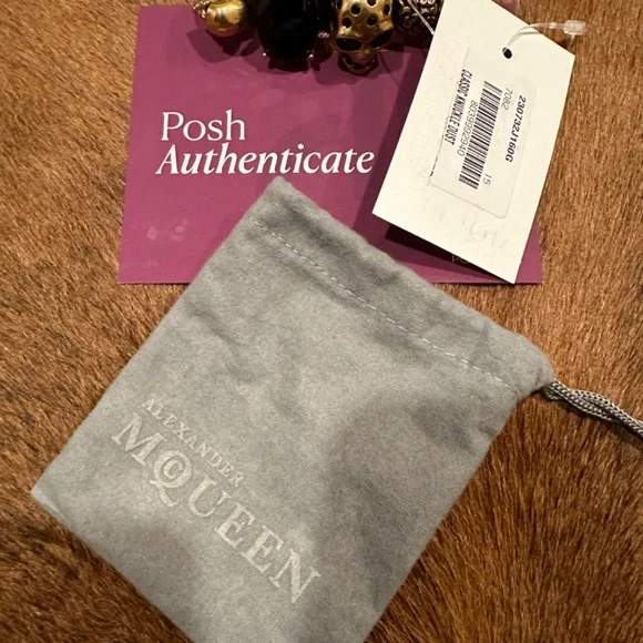 Alexander McQueen Knuckle Ring - Picture 5 of 8